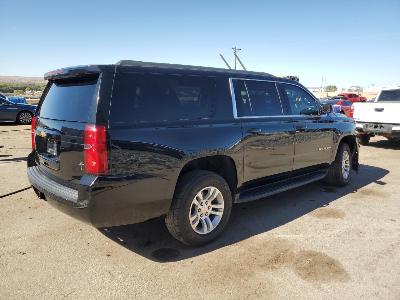 2019 Chevrolet Suburban - Image 3