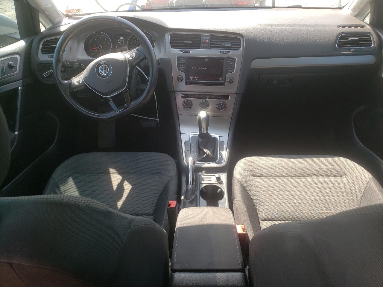2016 Volkswagen Golf - Image 8
