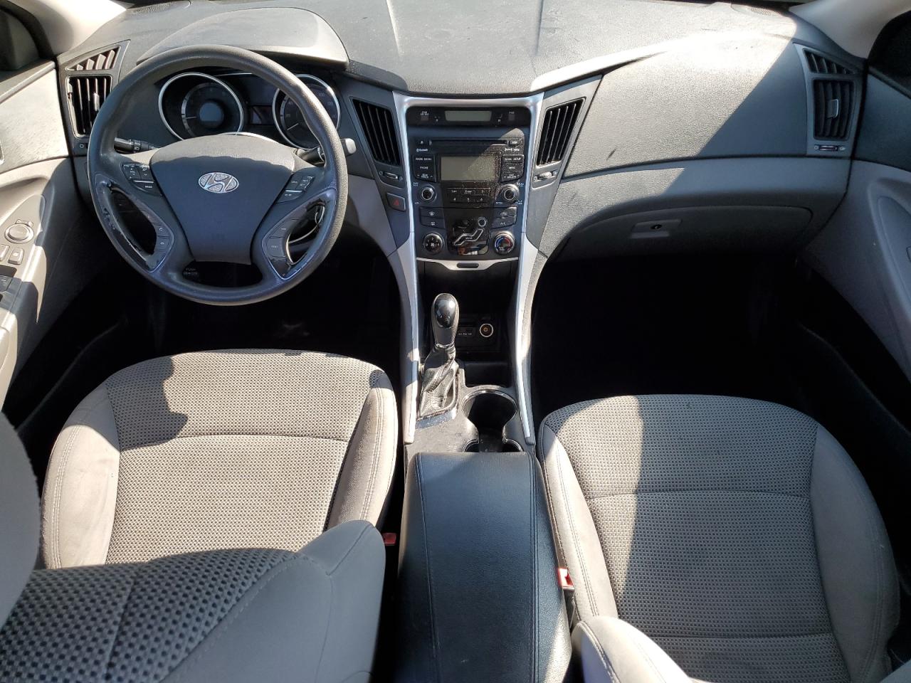 2012 Hyundai Sonata - Image 8