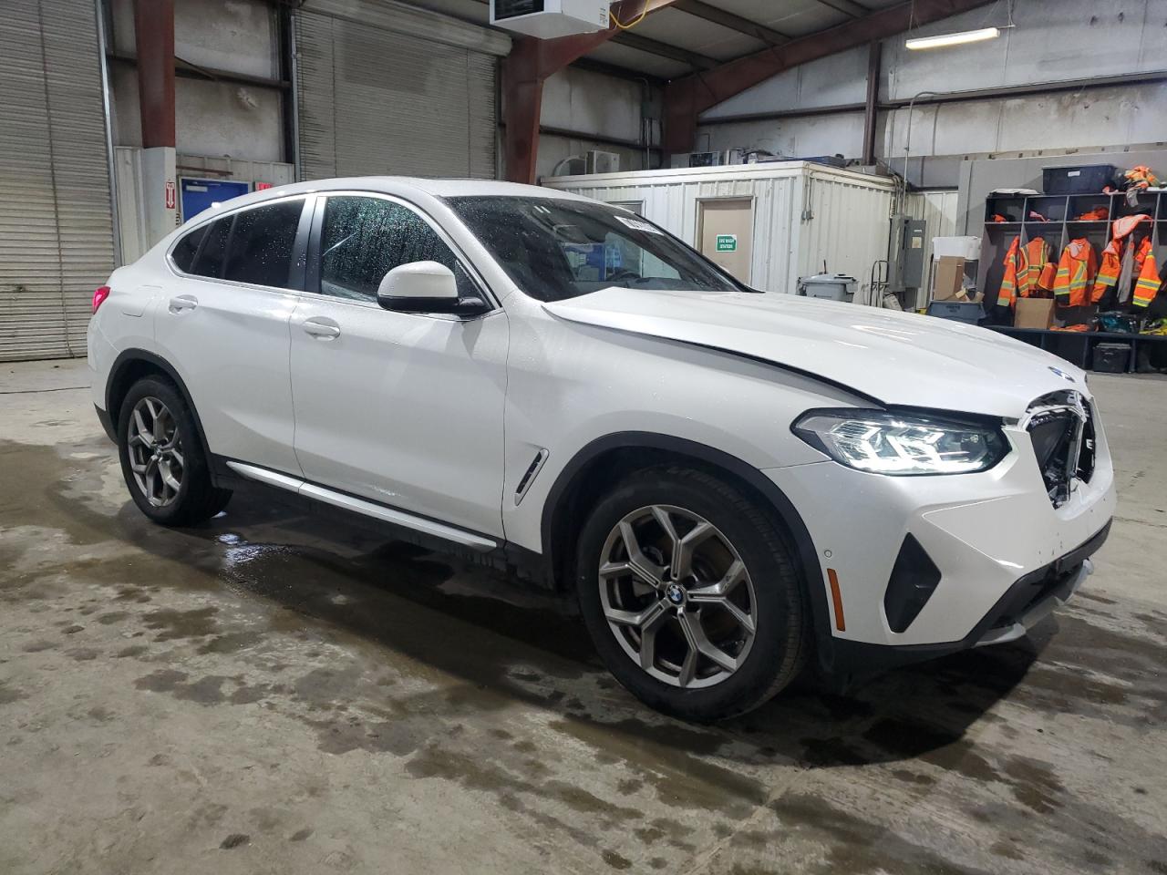 2024 BMW X4 - Image 4