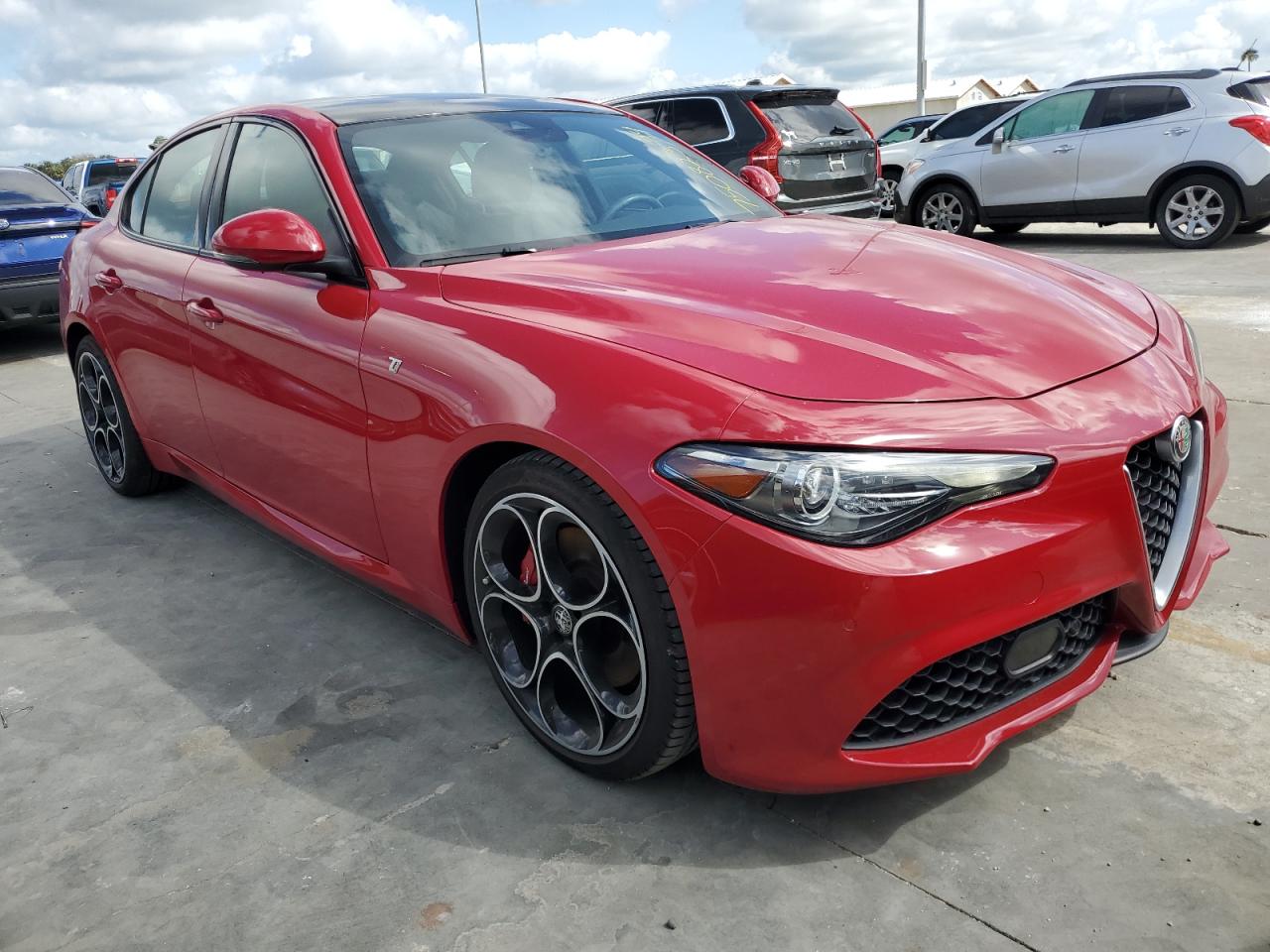 2022 Alfa Romeo Giulia - Image 4