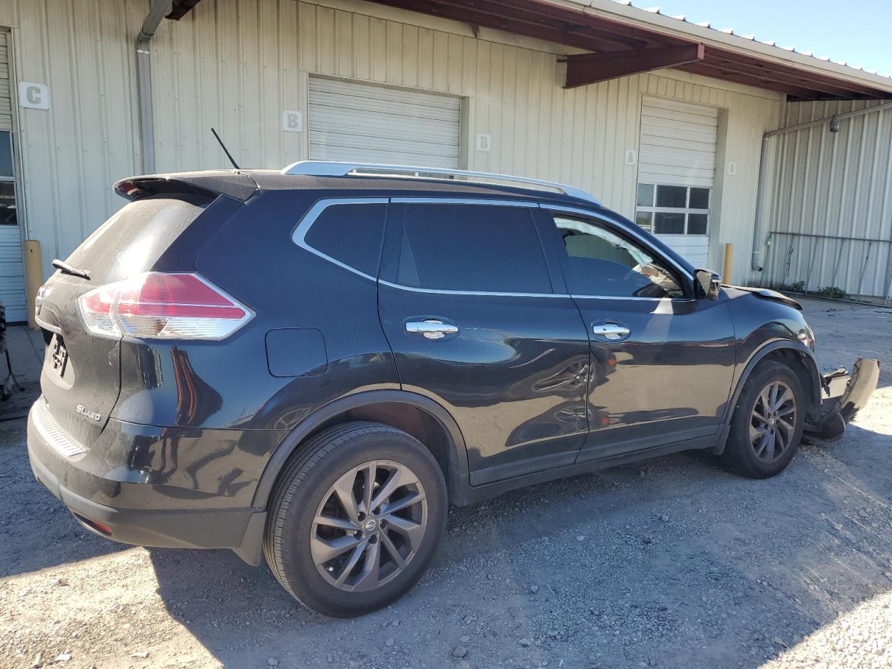 2016 Nissan Rogue - Image 3