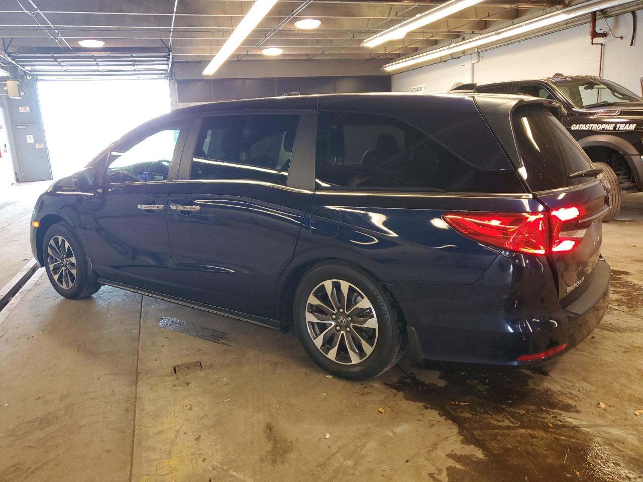 2022 Honda Odyssey - Image 2