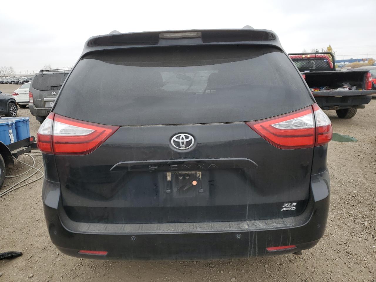 2017 Toyota Sienna - Image 6