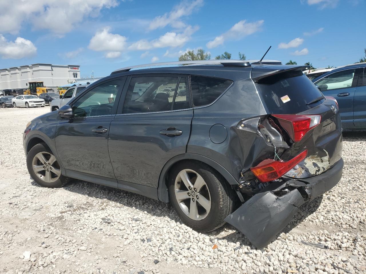 JTMWFREV3FD069560 2015 TOYOTA RAV 4 - Image 2