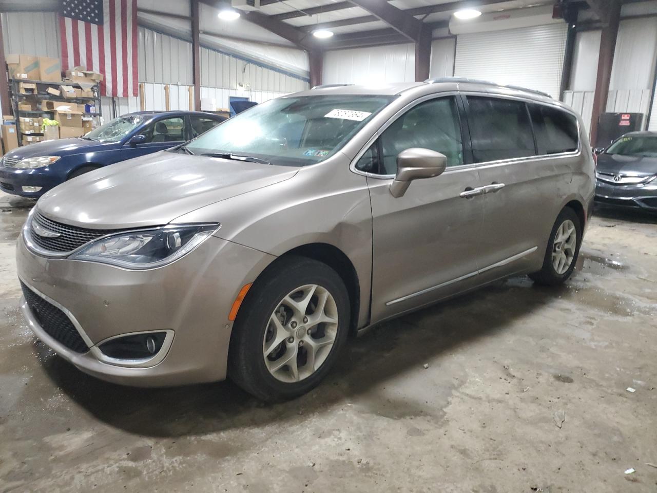 2017 Chrysler Pacifica - Image 1