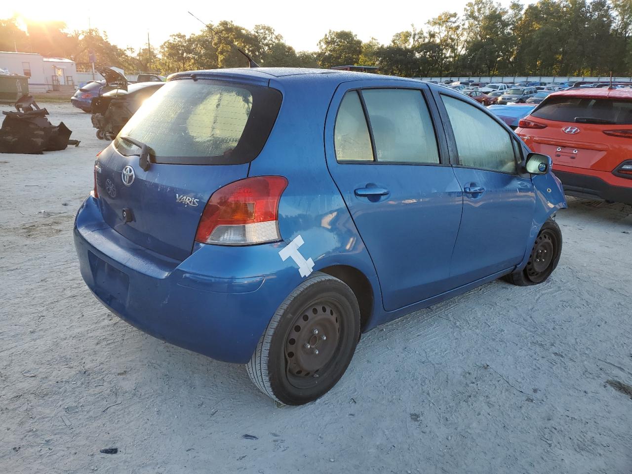 2011 Toyota Yaris - Image 3