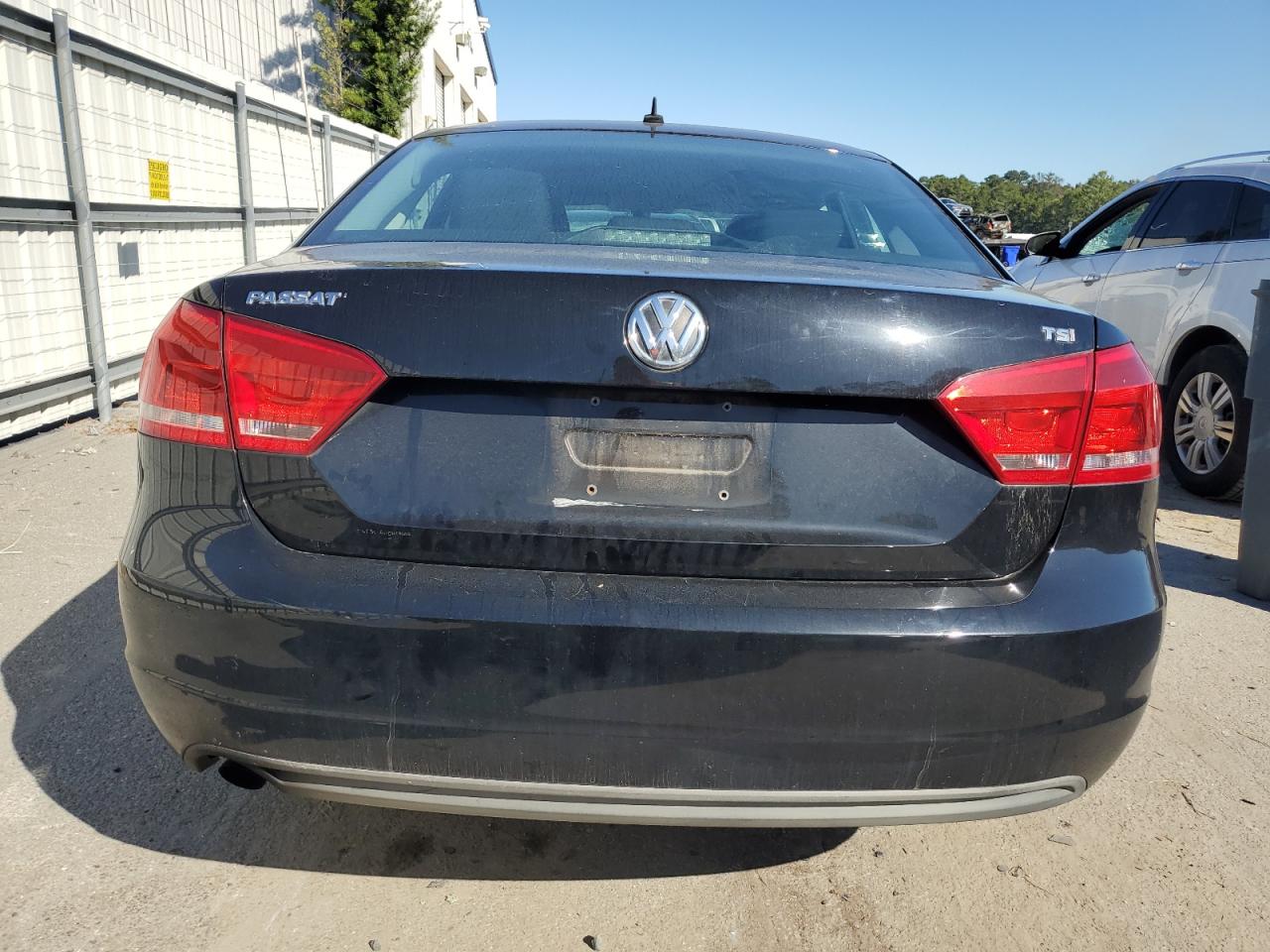 2014 Volkswagen Passat S VIN: 1VWAS7A39EC119331 Lot: 75600214