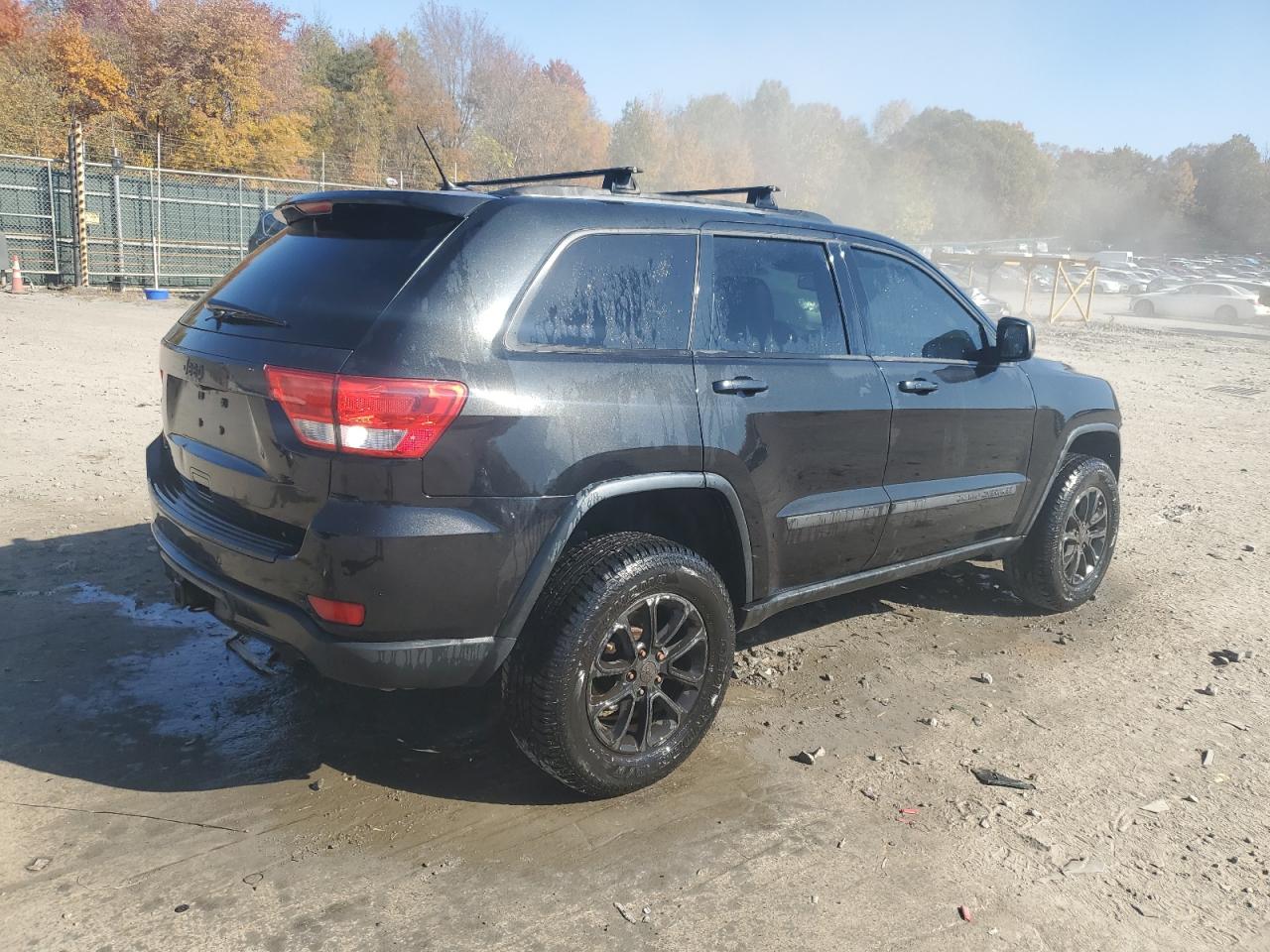 2013 Jeep Grand Cherokee - Image 3