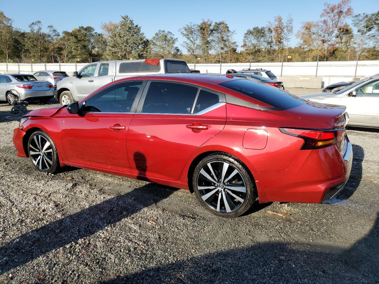 2020 Nissan Altima - Image 2
