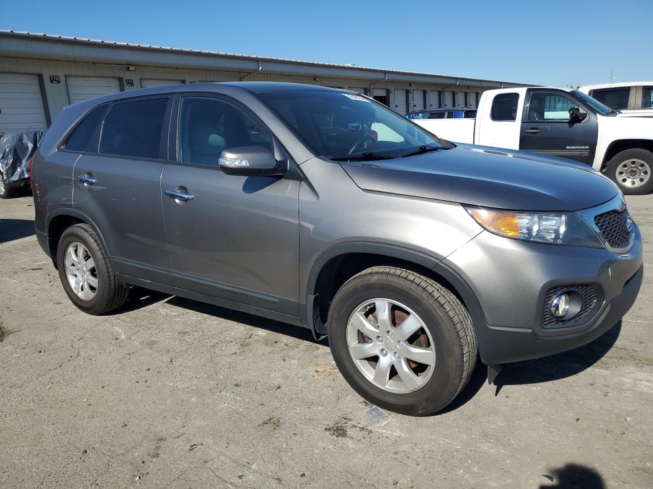 VIN 5XYKT3A19DG417450 2013 KIA SORENTO no.4