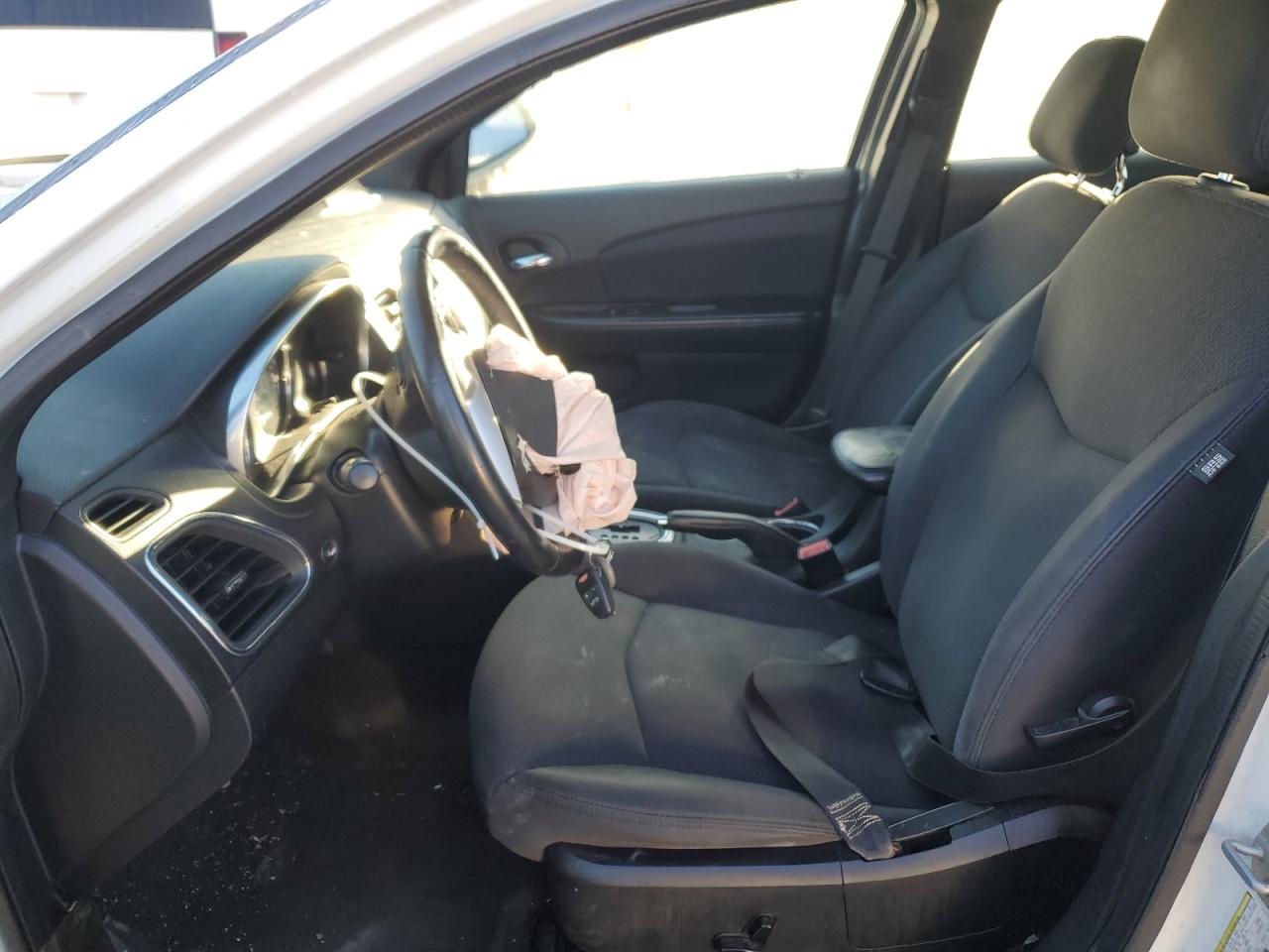 2013 Chrysler 200 - Image 7