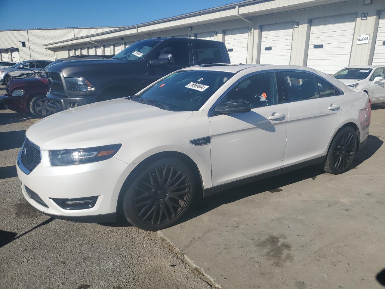 2015 Ford Taurus - Image 1