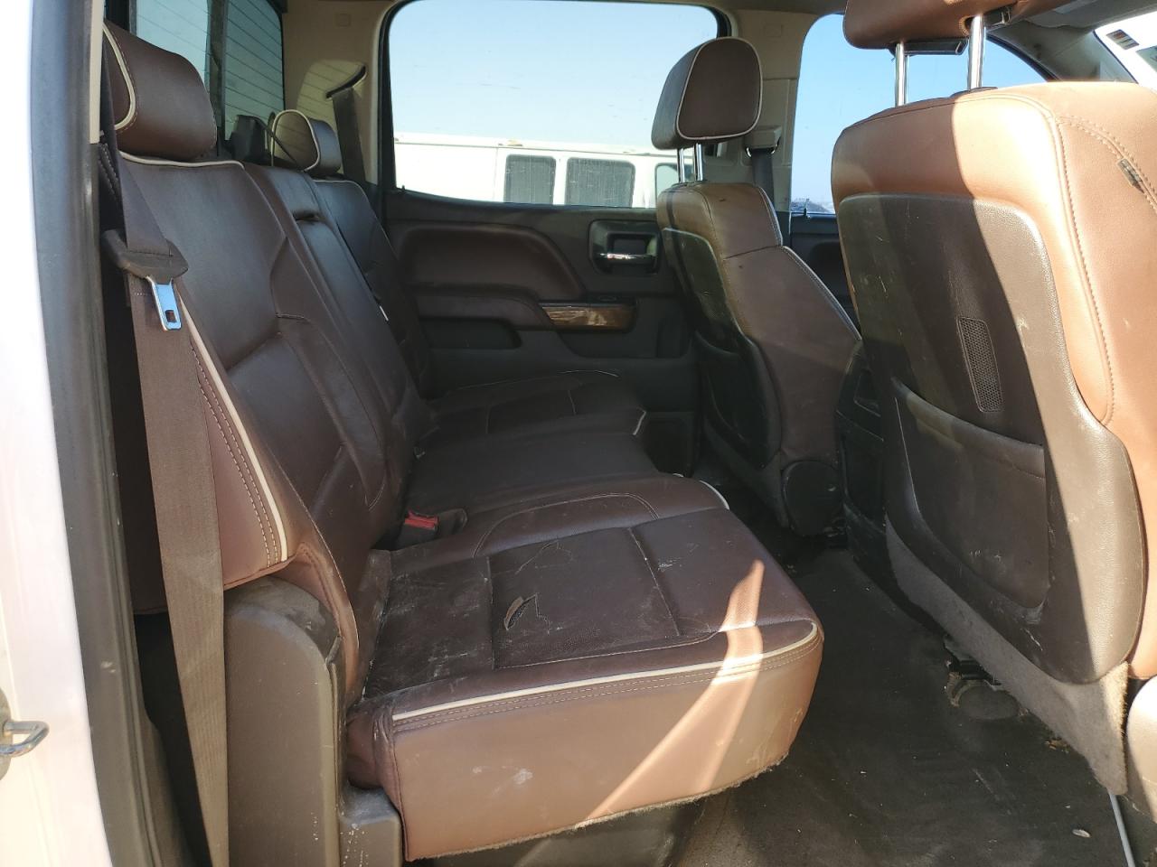2015 Chevrolet Silverado - Image 10
