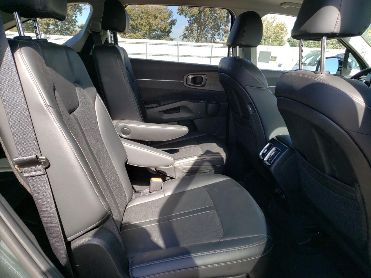 2023 Kia Sorento - Image 12