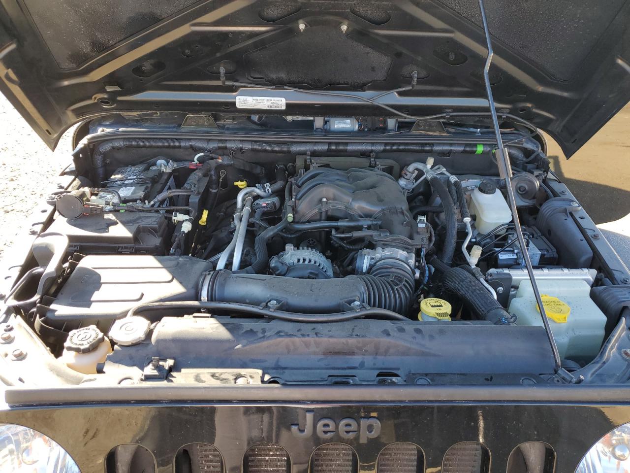 2016 Jeep Wrangler - Image 12
