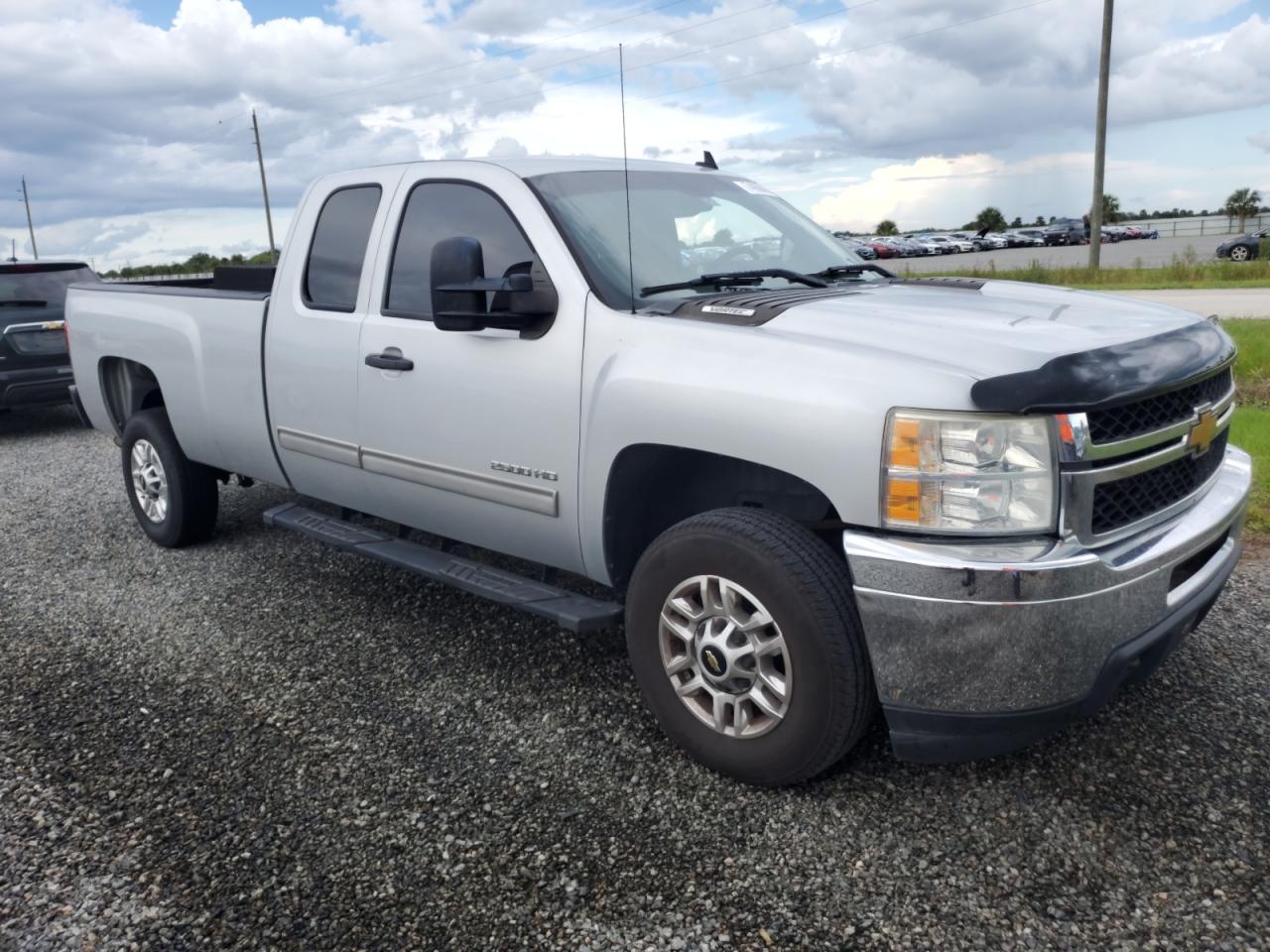 2013 Chevrolet Silverado - Image 4