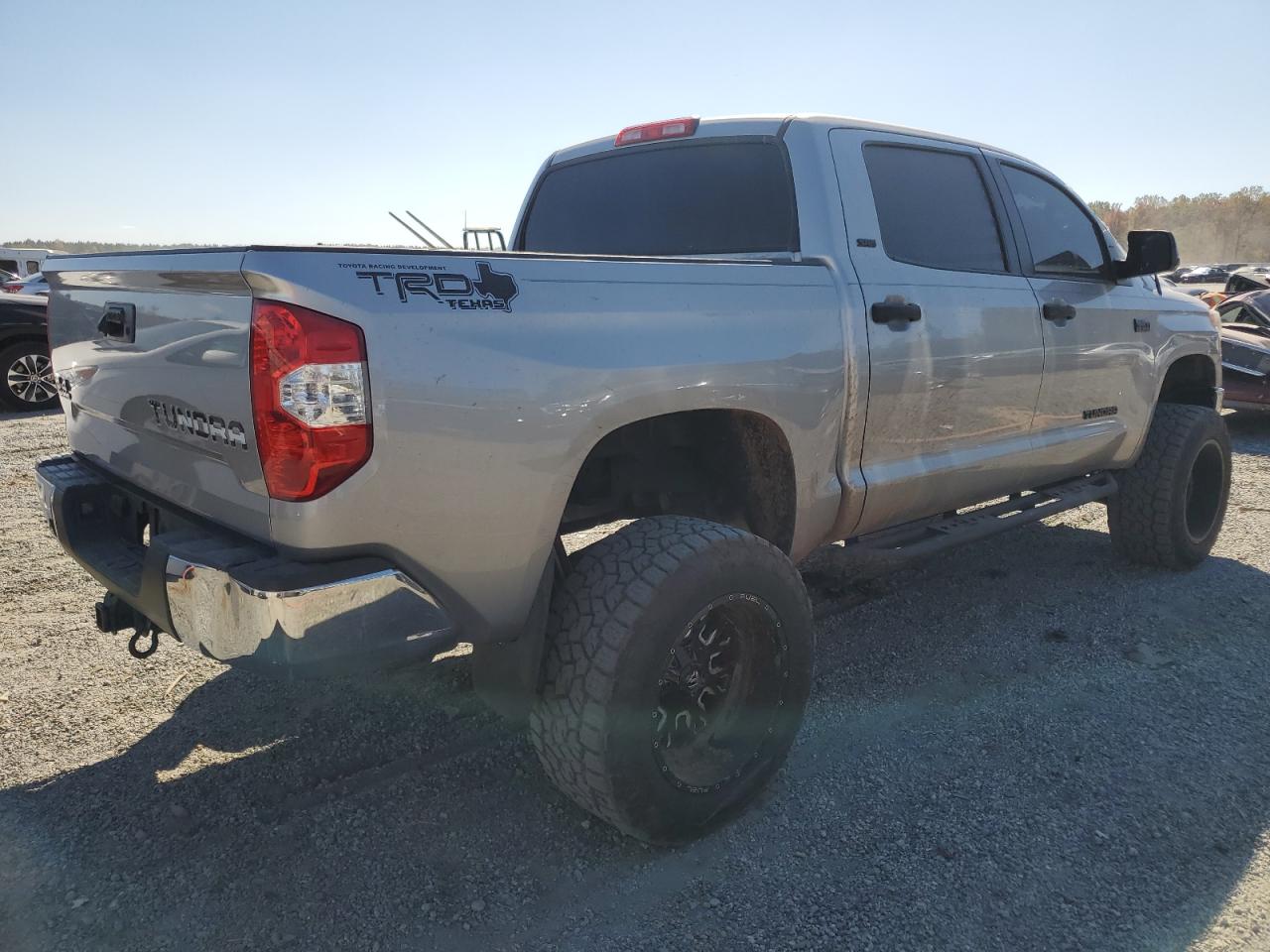 VIN 5TFDW5F1XHX677752 2017 TOYOTA TUNDRA no.3