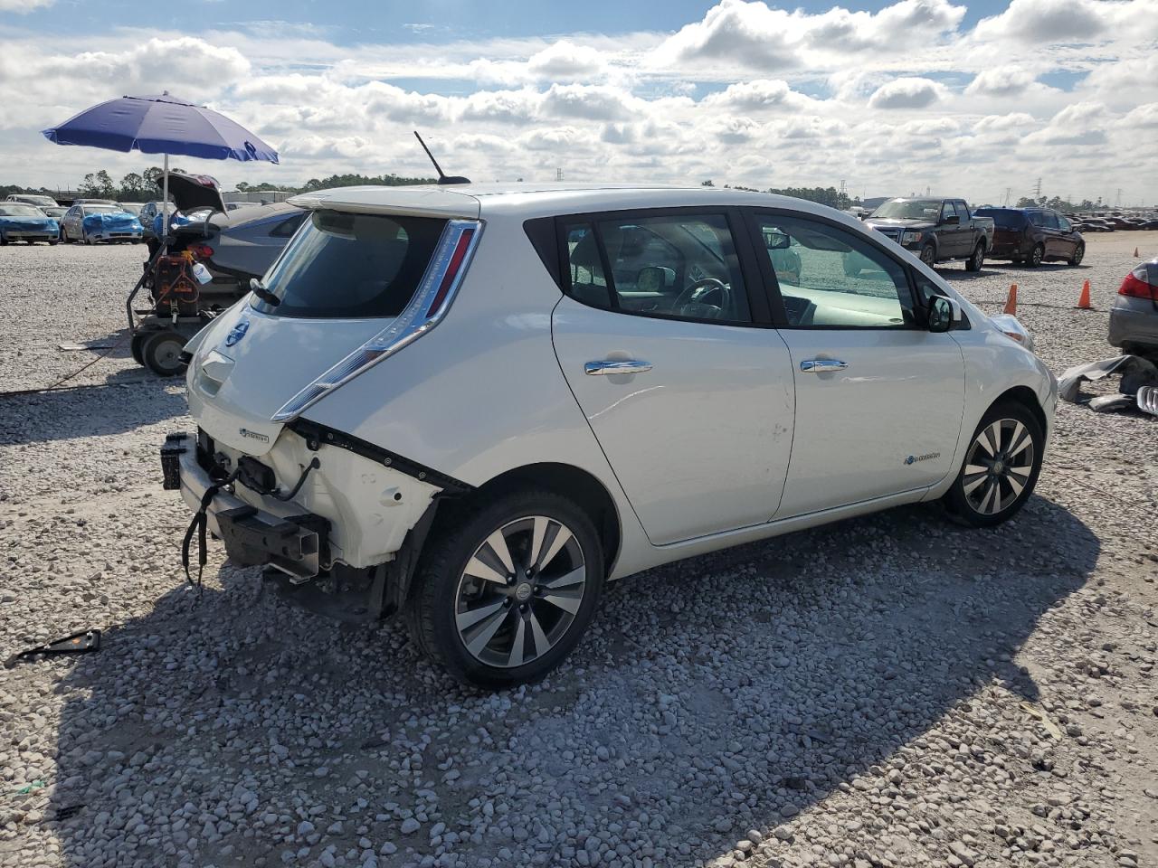 2015 Nissan Leaf - Image 3