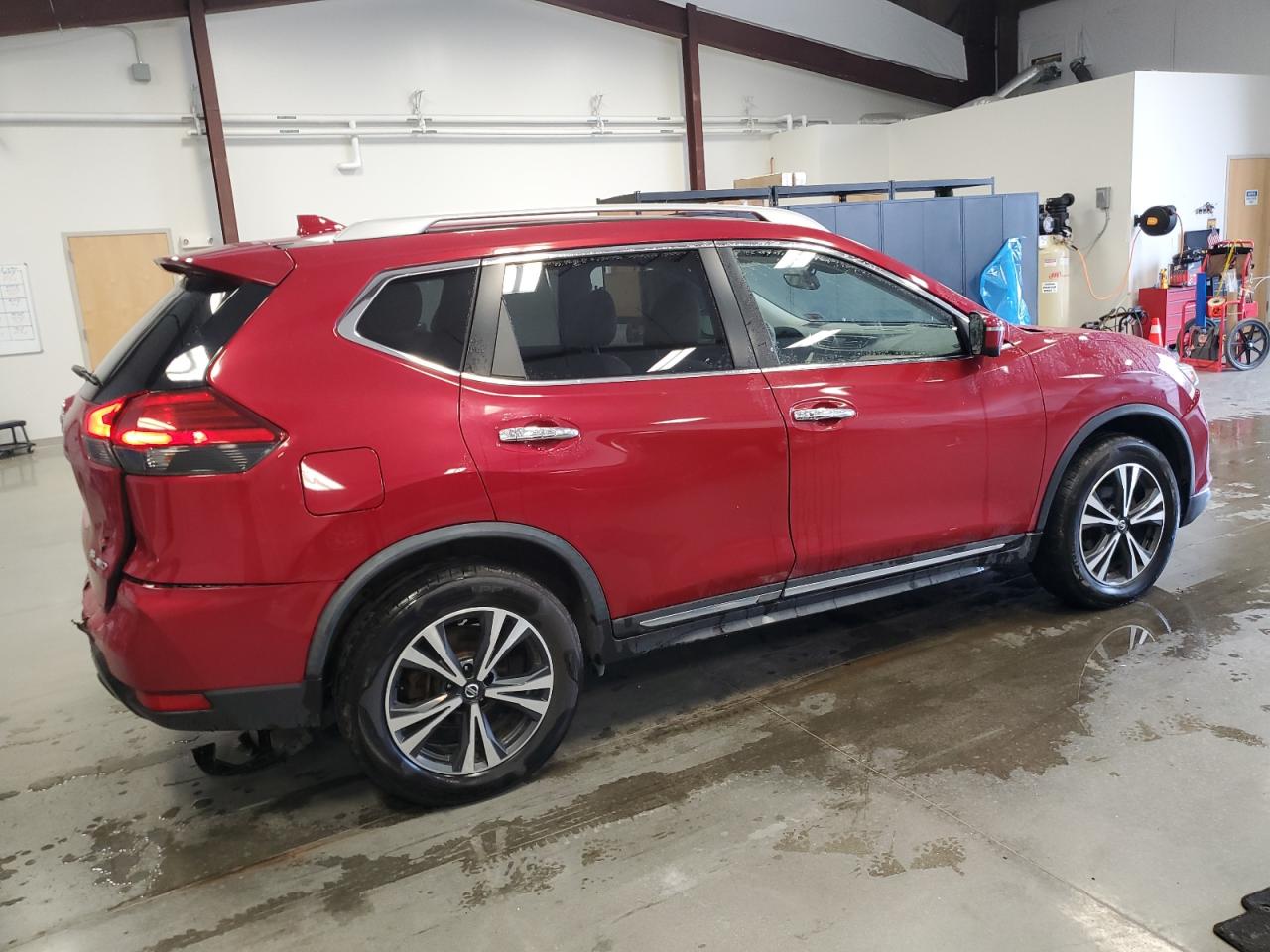 2017 Nissan Rogue - Image 3