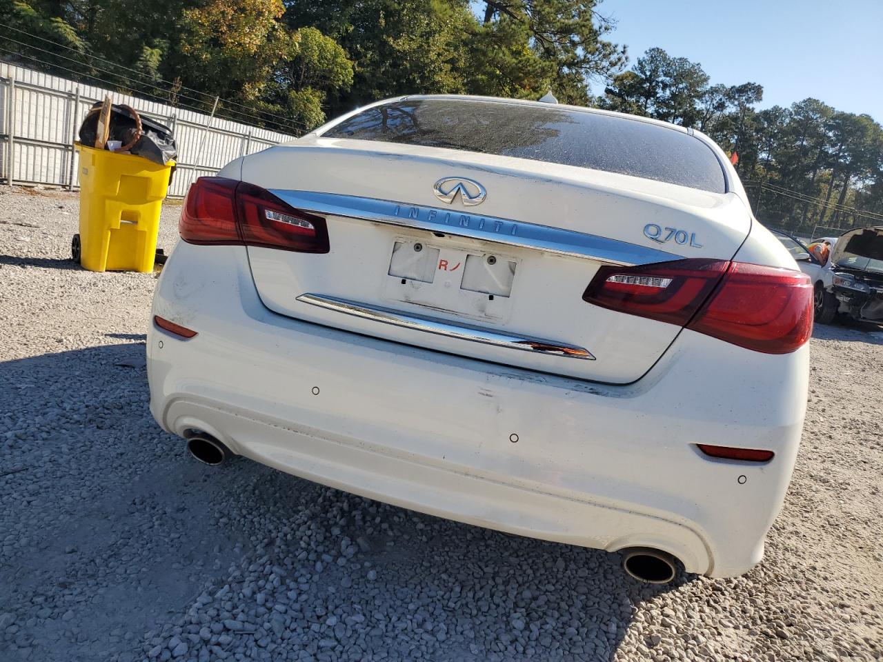 2015 Infiniti Q70 - Image 6