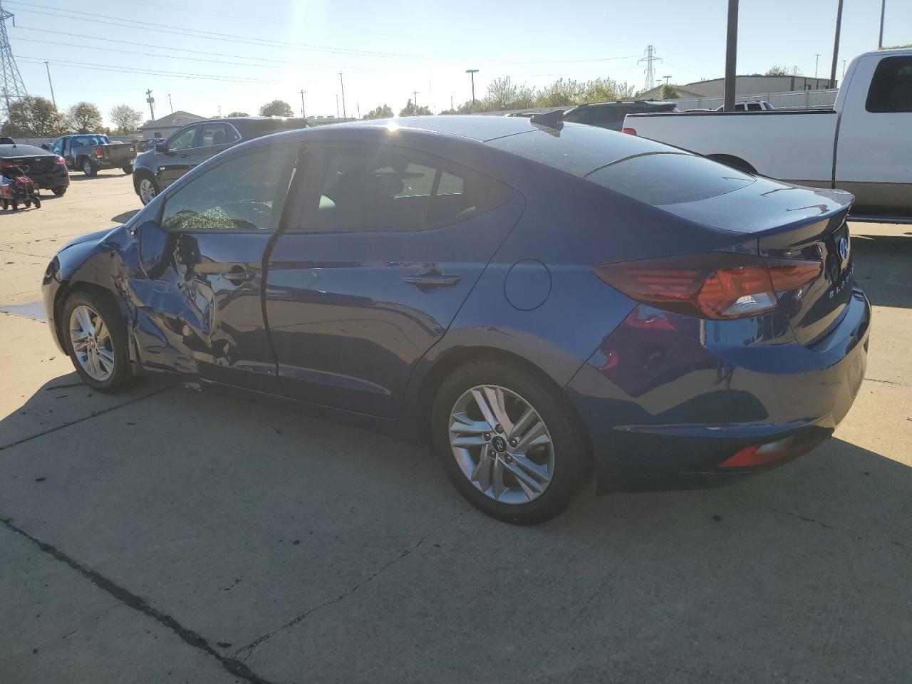 2020 Hyundai Elantra - Image 2