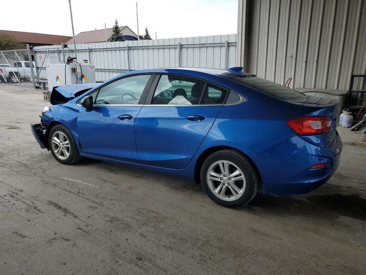 2017 Chevrolet Cruze - Image 2