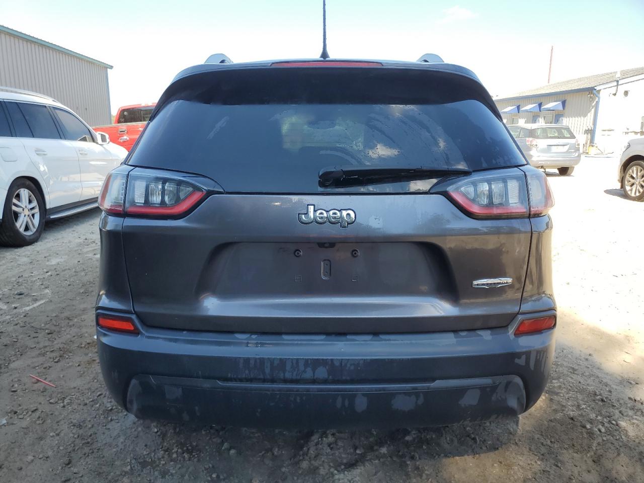 2019 Jeep Cherokee Latitude Plus VIN: 1C4PJLLB3KD151954 Lot: 77217194