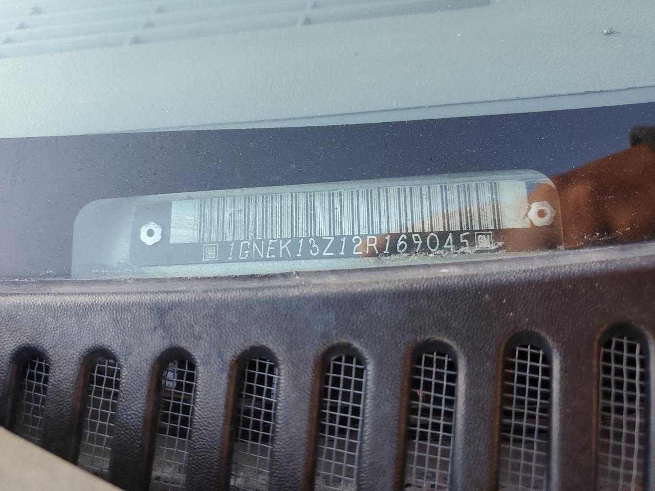 2002 Chevrolet Tahoe K1500 VIN: 1GNEK13Z12R169045 Lot: 61332005