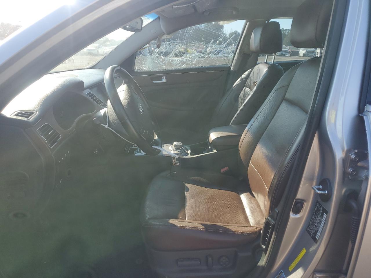 2012 Hyundai Genesis - Image 7