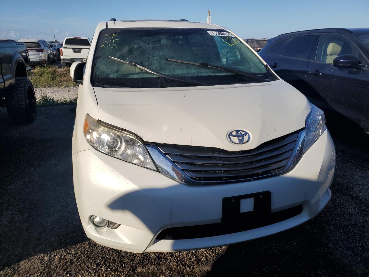 VIN 5TDYK3DC1FS654885 2015 TOYOTA All Models no.5