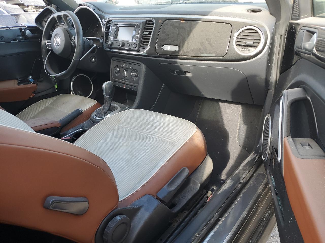 2015 Volkswagen Beetle - Image 8