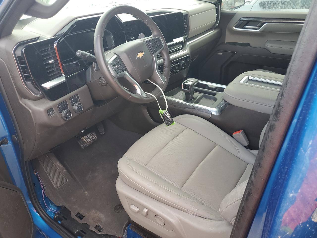 2022 Chevrolet Silverado - Image 7