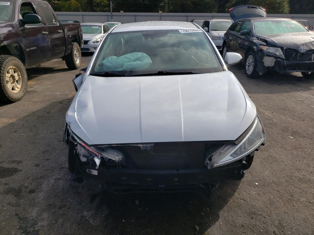 2020 Hyundai Elantra - Image 5