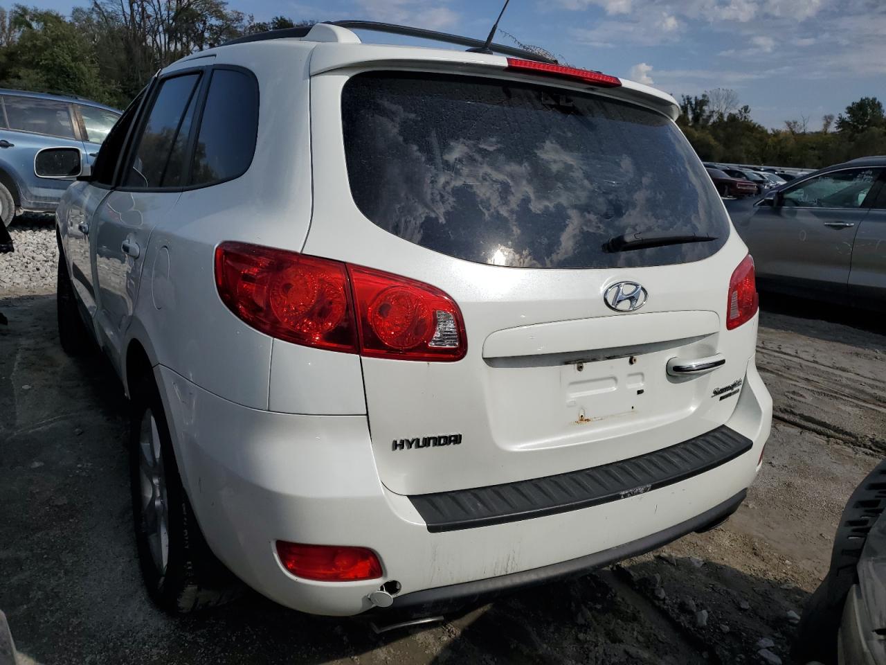 2008 Hyundai Santa Fe - Image 2