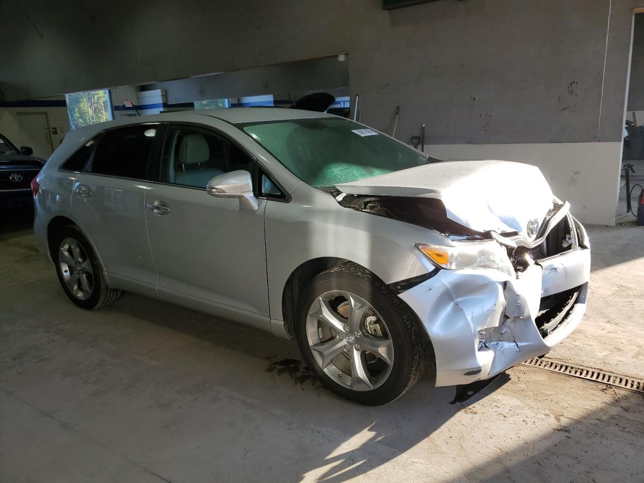 2014 Toyota Venza - Image 4