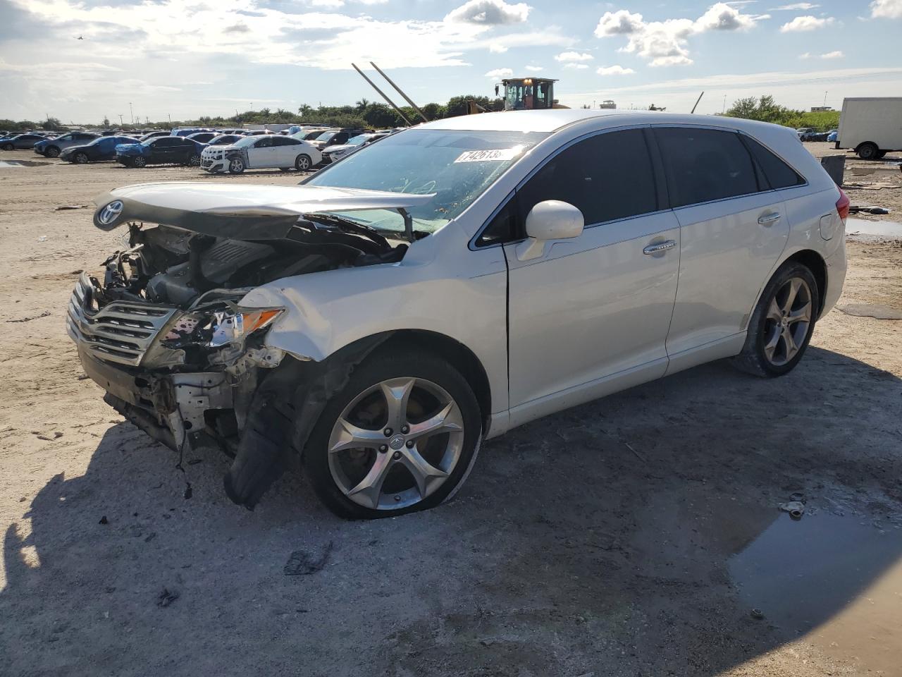 2010 Toyota Venza - Image 1