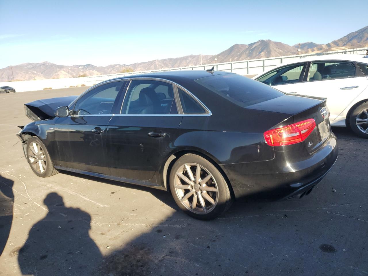 VIN WAUBFAFL0GN010620 2016 AUDI A4 no.2