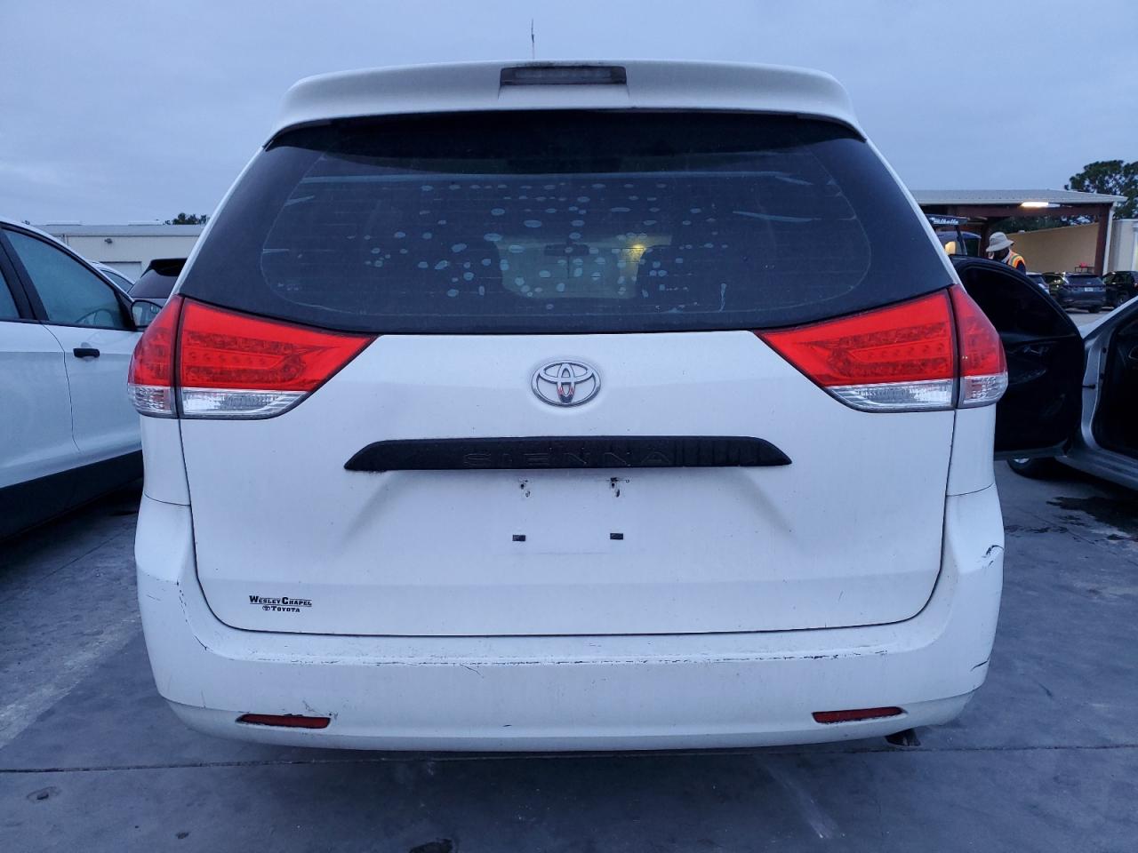 2011 Toyota Sienna VIN: 5TDZK3DC3BS099985 Lot: 73559424