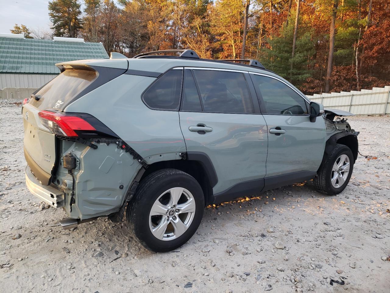 2021 Toyota RAV 4 - Image 3