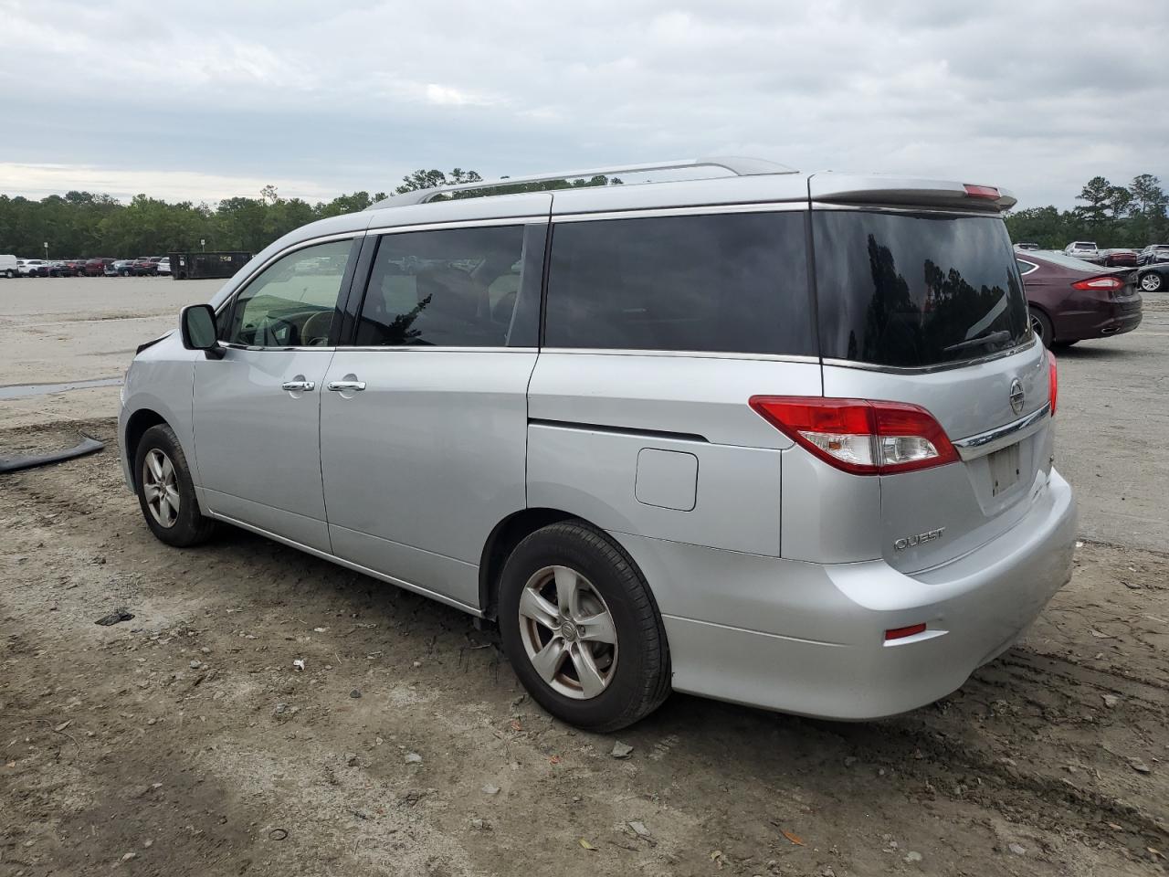 2017 Nissan Quest - Image 2