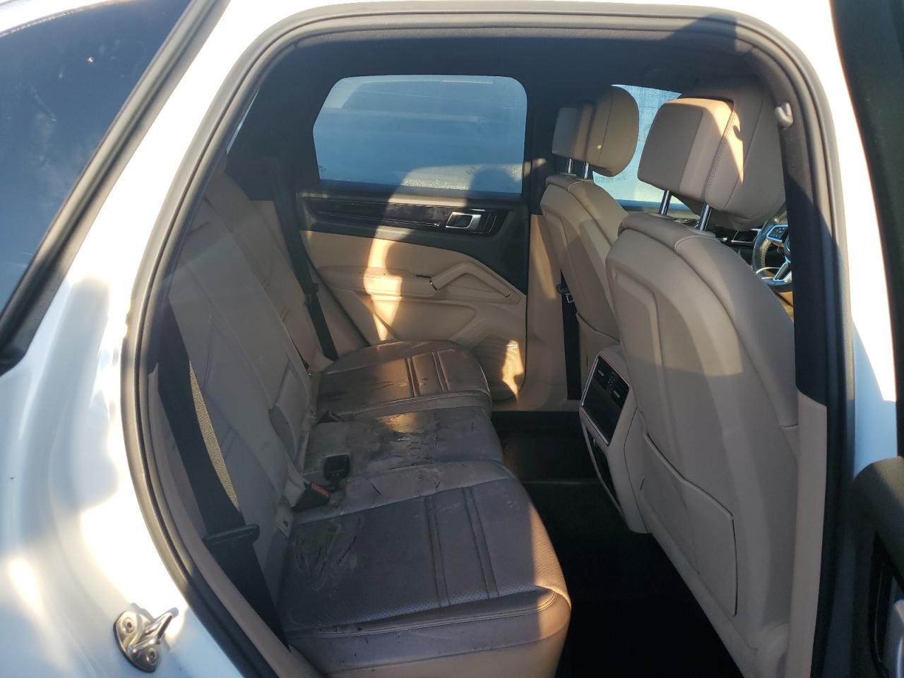 WP1AA2AY3KDA18343 2019 Porsche Cayenne