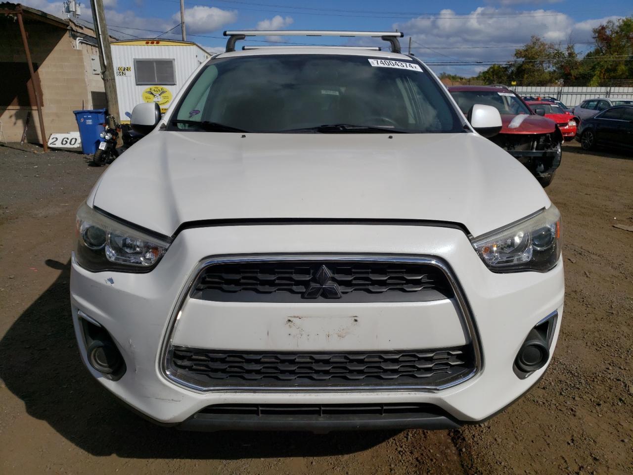 2014 Mitsubishi Outlander - Image 5