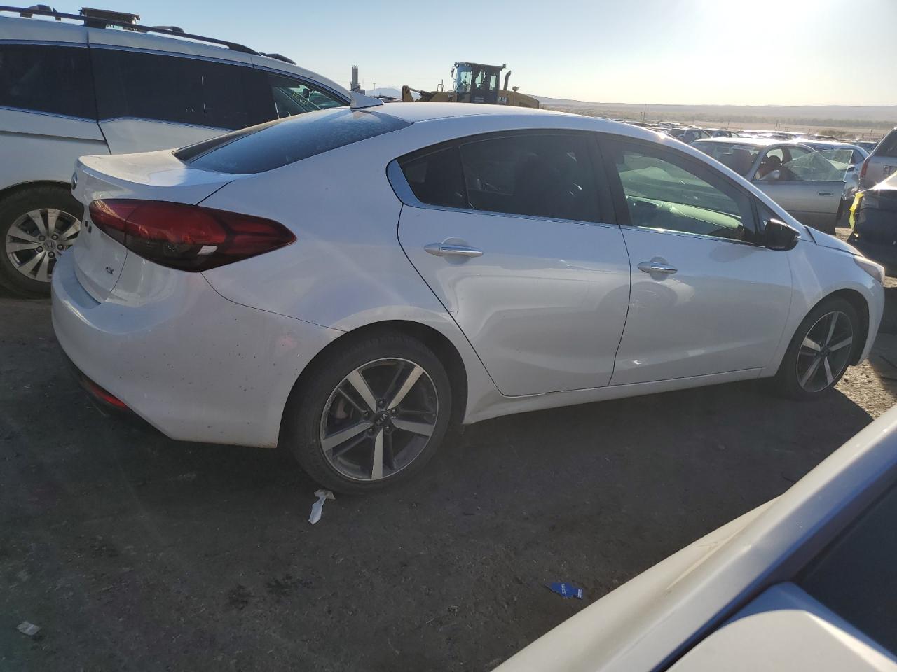 VIN 3KPFL4A8XHE055295 2017 KIA FORTE no.3