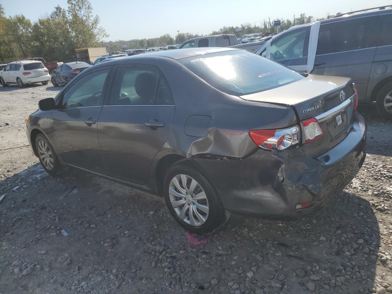 VIN 5YFBU4EE1DP136898 2013 TOYOTA COROLLA no.2