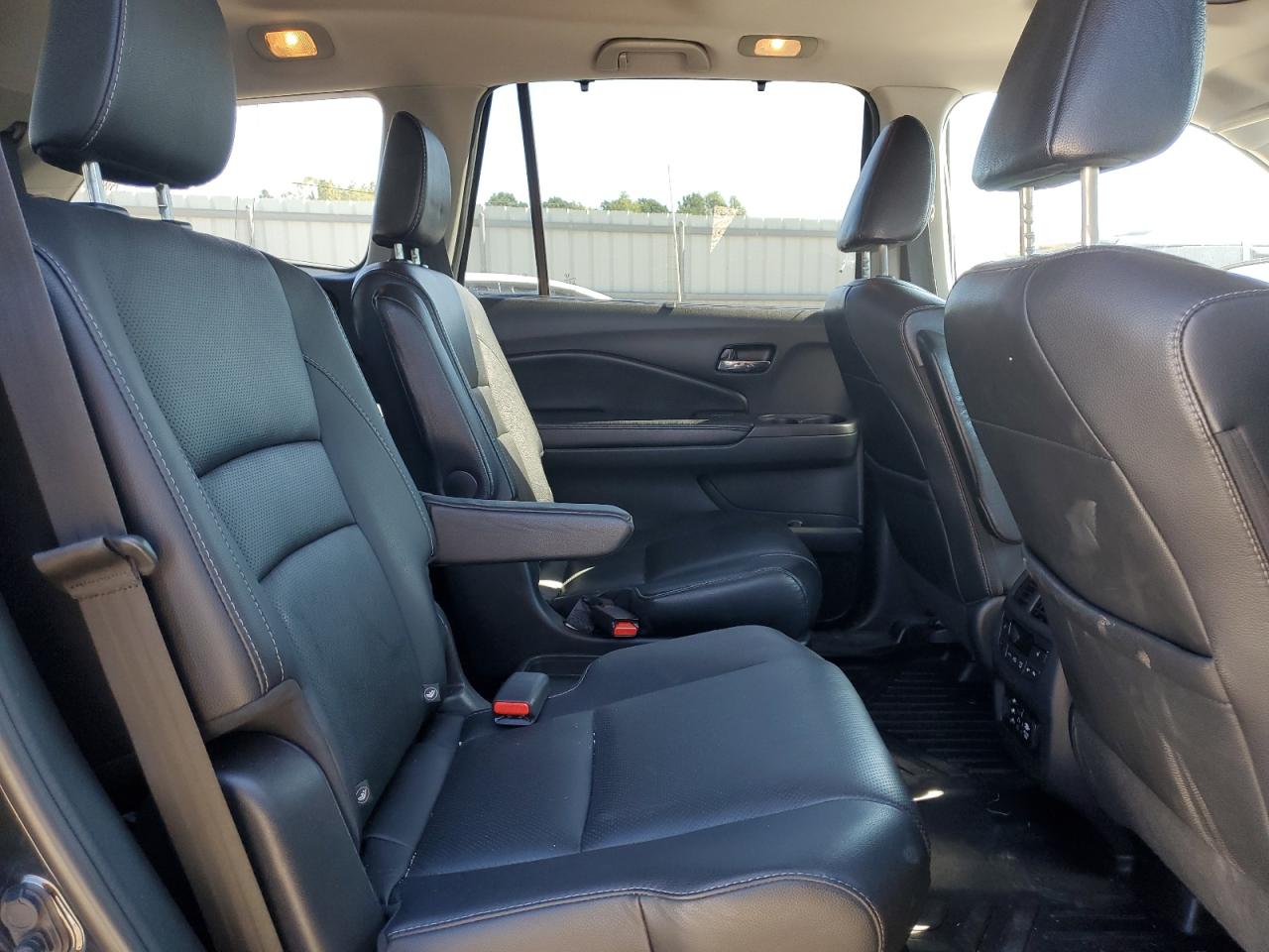 2017 Honda Pilot Elite VIN: 5FNYF6H00HB096105 Lot: 74427104