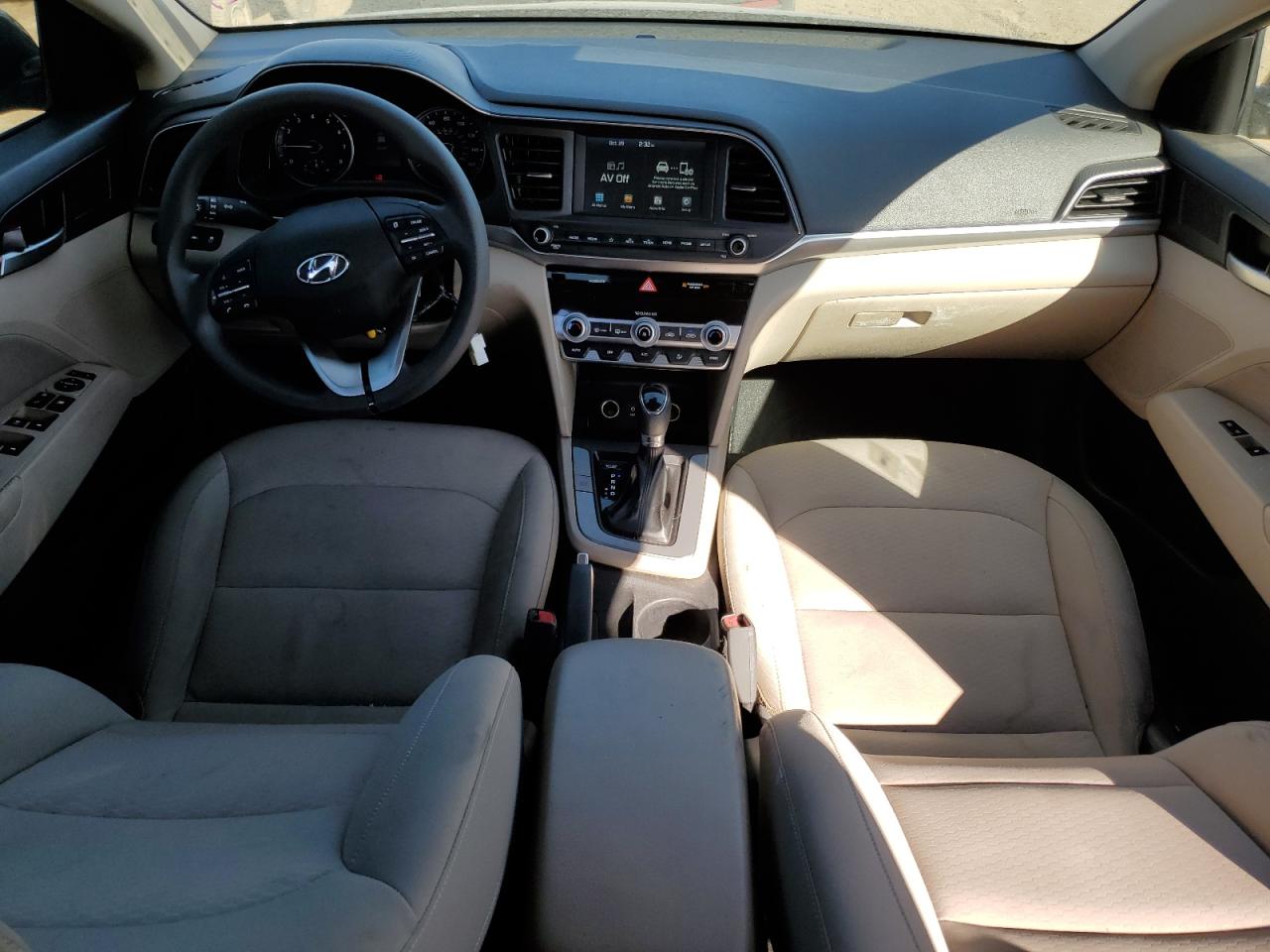2020 Hyundai Elantra - Image 8