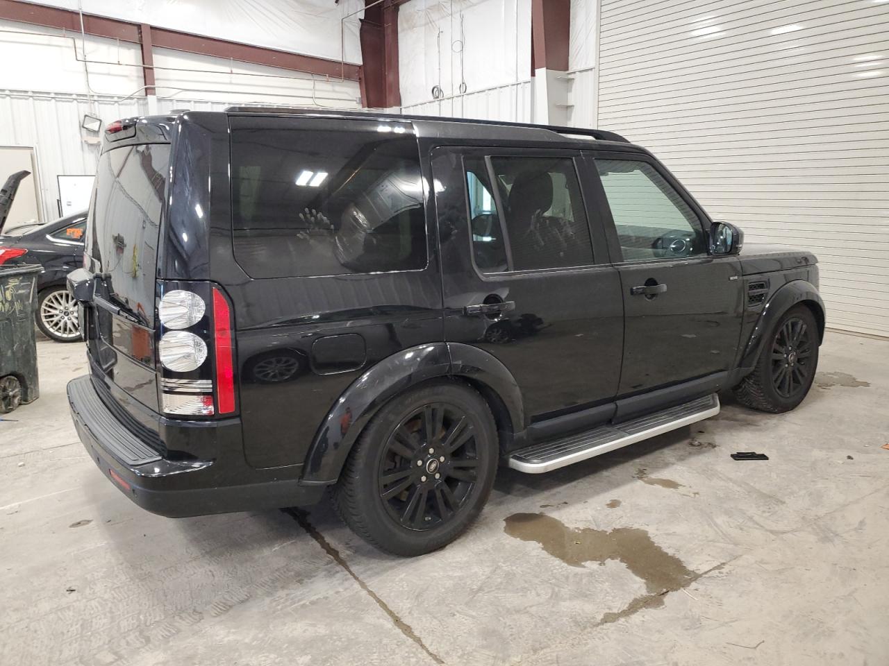 2016 Land Rover LR4 - Image 3
