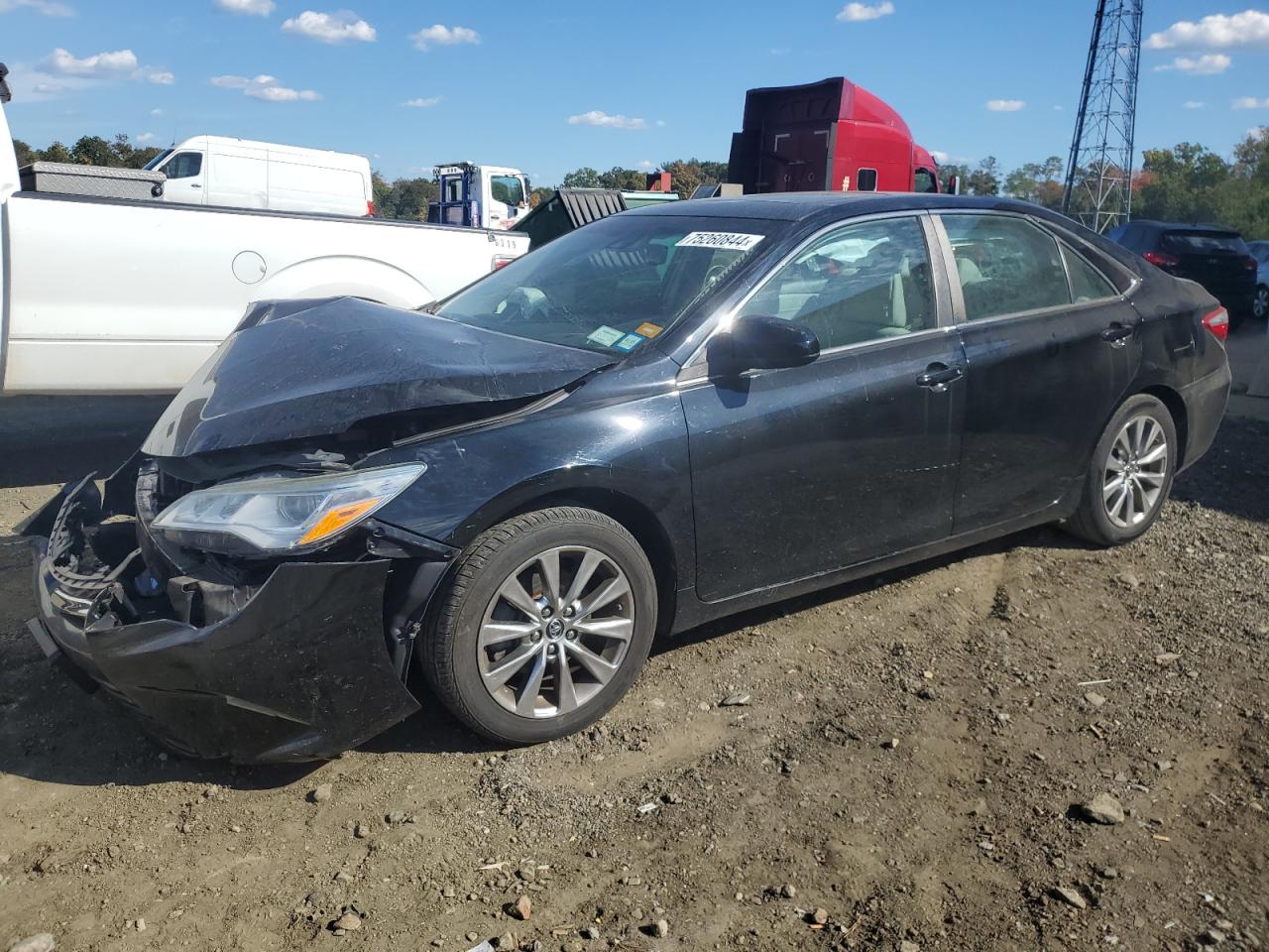 4T1BK1FK1FU561225 2015 TOYOTA CAMRY - Image 1