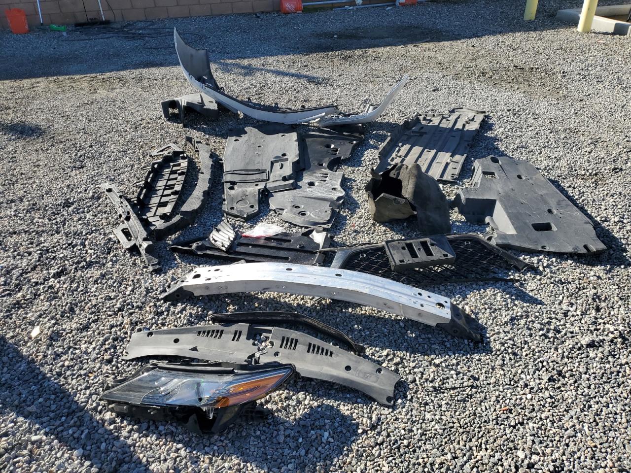 2018 Toyota Camry - Image 12